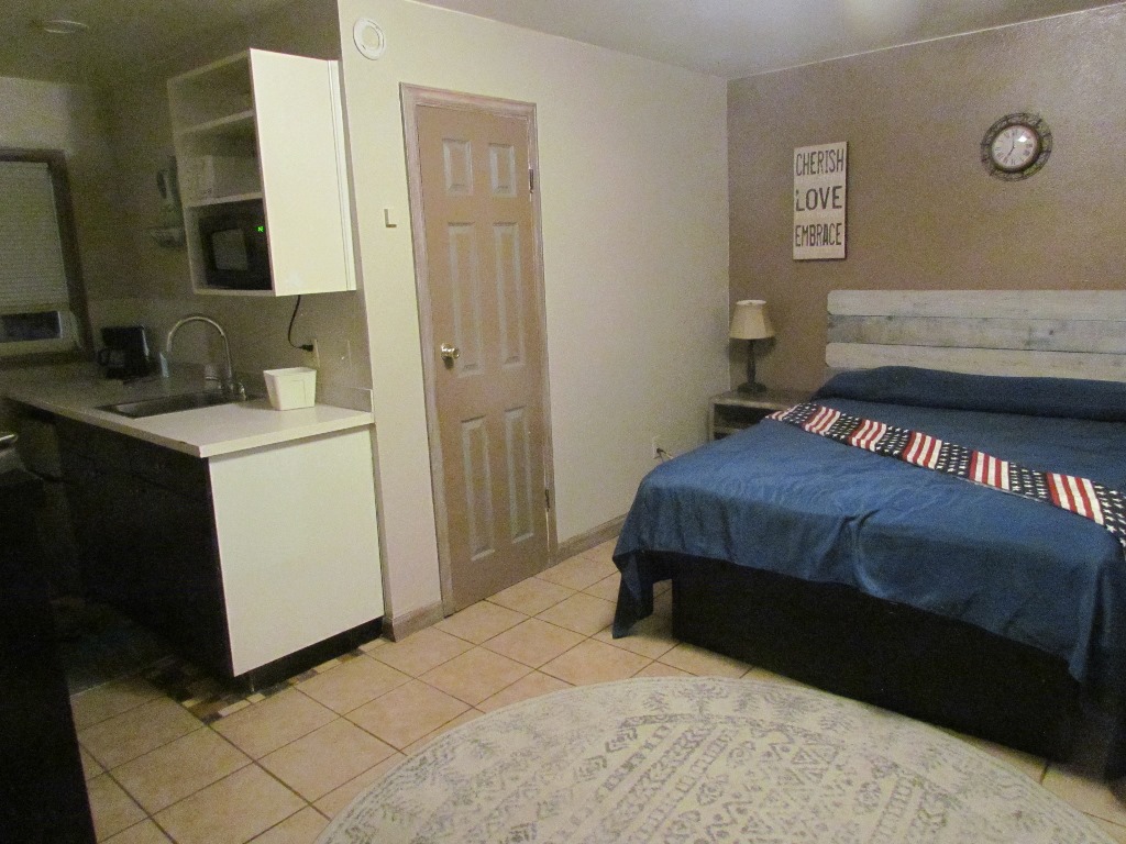 1 bedroom motel room colorado springs