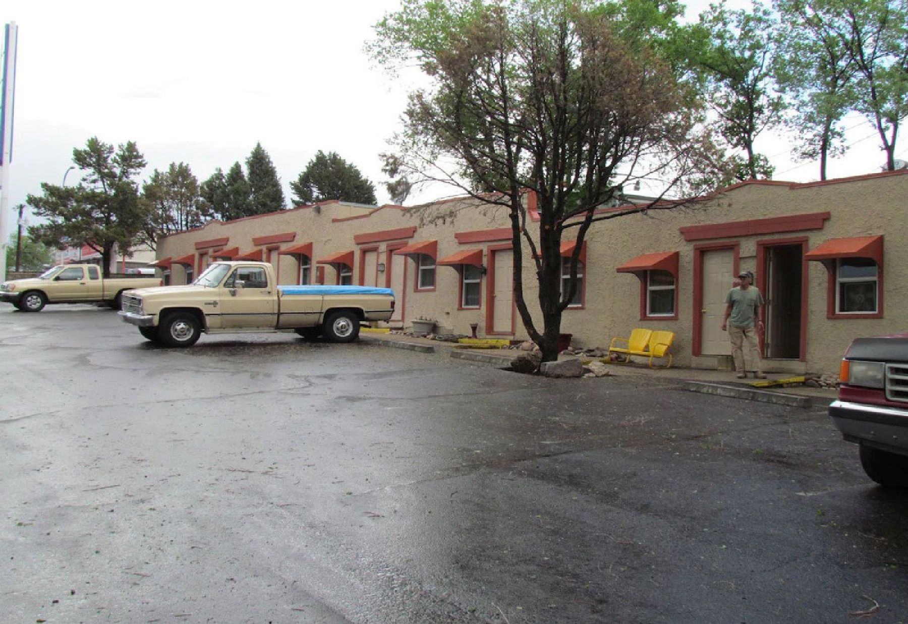 colorado springs motel for couple stay